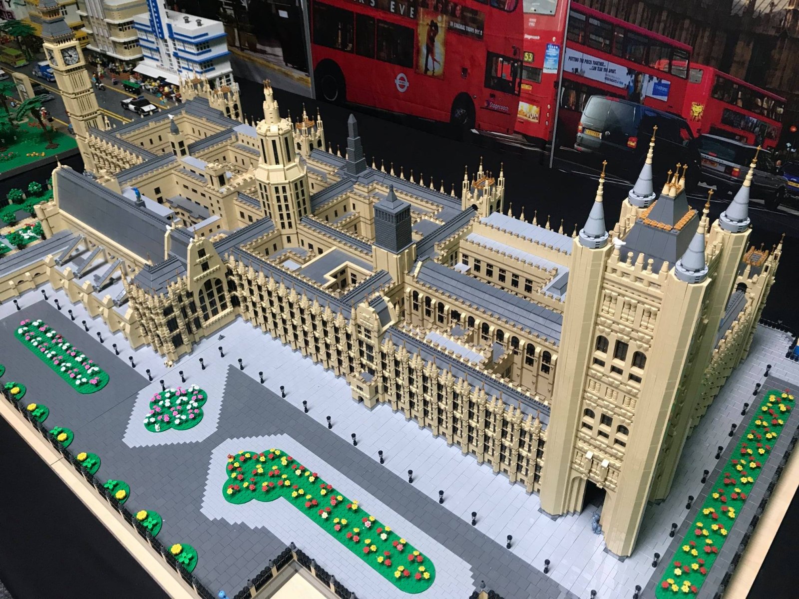 Palace of Westminster mit Big Ben, LEbrickGO Museum Binningen